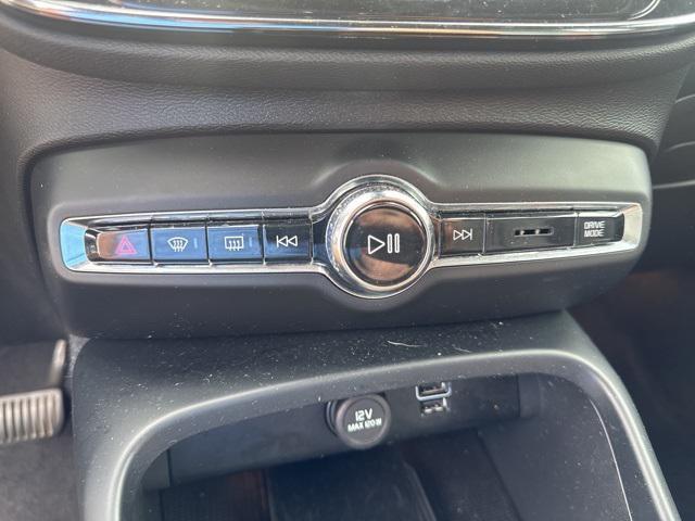 used 2022 Volvo XC40 car, priced at $20,000