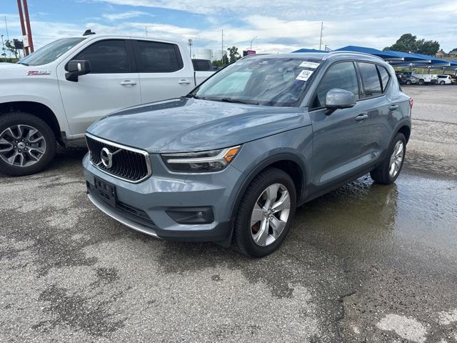 used 2022 Volvo XC40 car, priced at $20,000