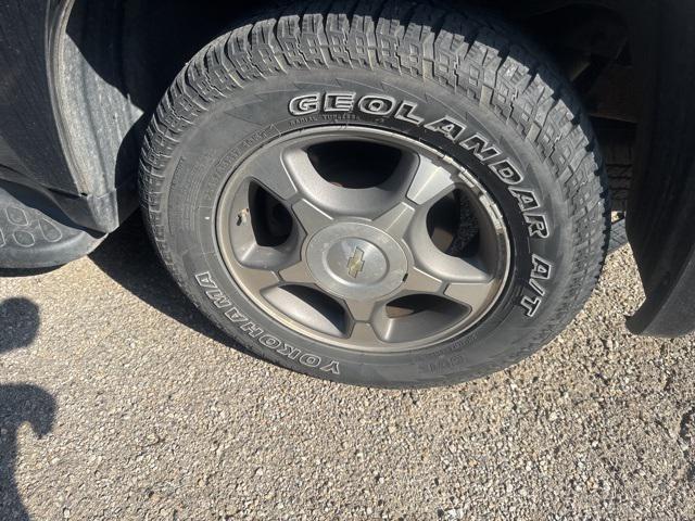 used 2005 GMC Envoy car, priced at $5,000
