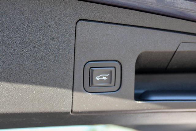 used 2018 Cadillac XT5 car, priced at $17,700