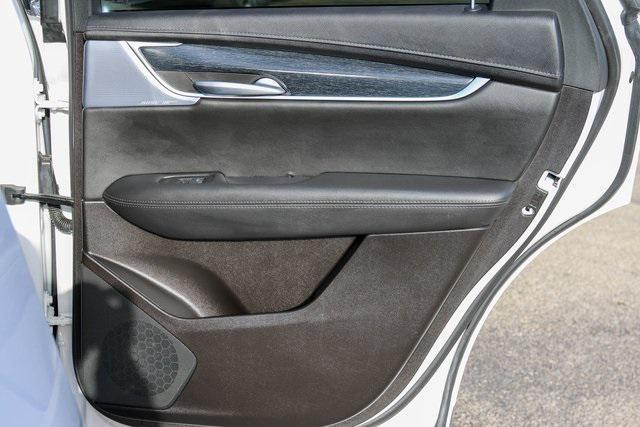 used 2024 Cadillac XT5 car, priced at $34,000