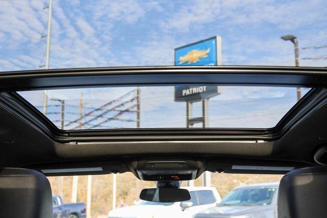 used 2024 Cadillac XT5 car, priced at $34,000