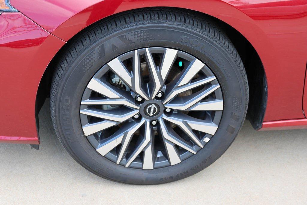 used 2025 Nissan Altima car, priced at $20,899