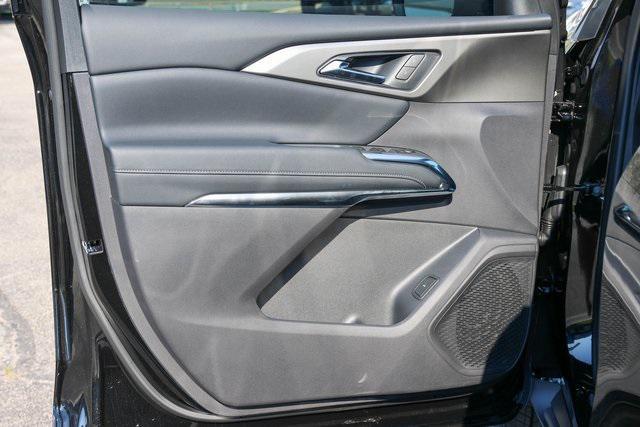 new 2026 Chevrolet Traverse car, priced at $43,195