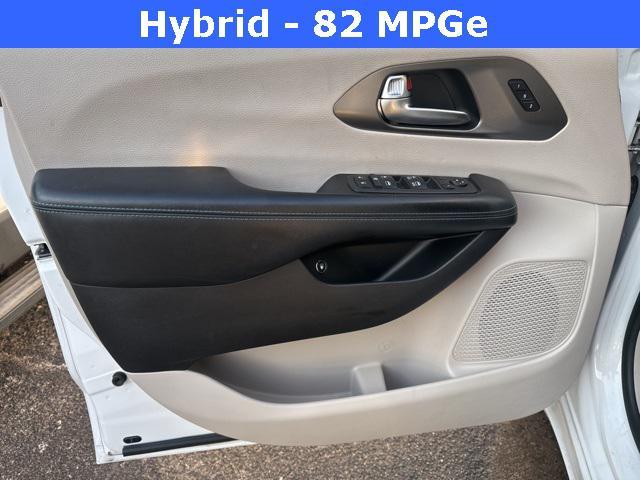 used 2021 Chrysler Pacifica Hybrid car, priced at $20,750