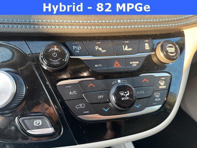 used 2021 Chrysler Pacifica Hybrid car, priced at $20,750