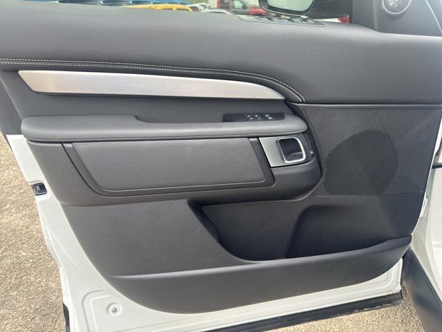 used 2022 Land Rover Discovery car, priced at $28,888