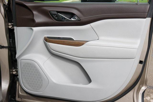 used 2023 GMC Acadia car, priced at $18,888