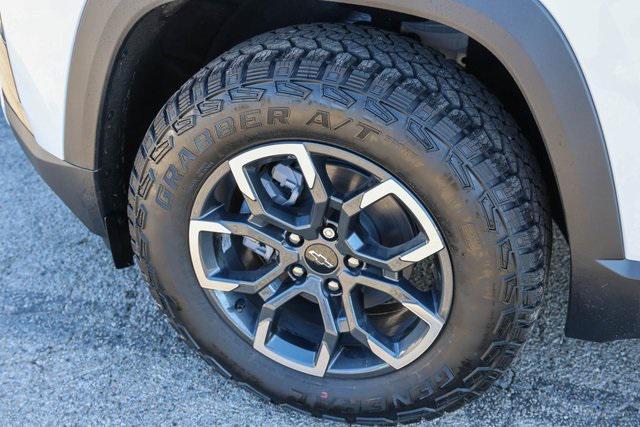 new 2026 Chevrolet Equinox car, priced at $37,890