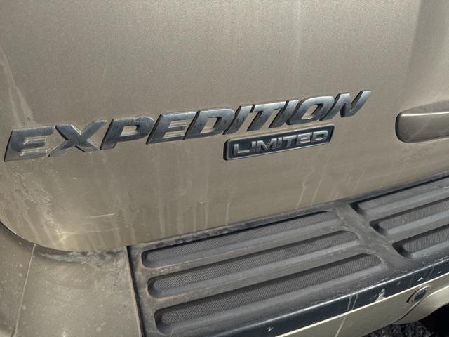 used 2005 Ford Expedition car, priced at $2,488