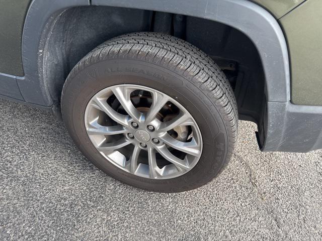 used 2019 Jeep Cherokee car, priced at $14,450