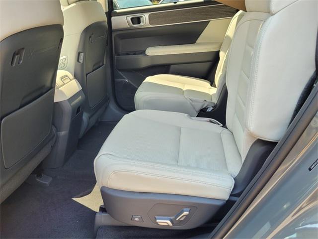 new 2025 Hyundai SANTA FE HEV car, priced at $42,925