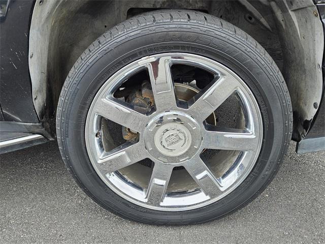 used 2007 Cadillac Escalade car, priced at $5,000