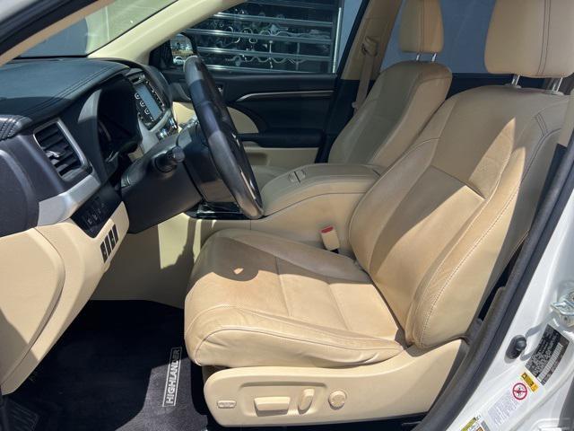used 2015 Toyota Highlander car, priced at $19,914