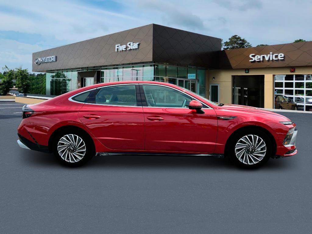 new 2025 Hyundai Sonata Hybrid car, priced at $37,235