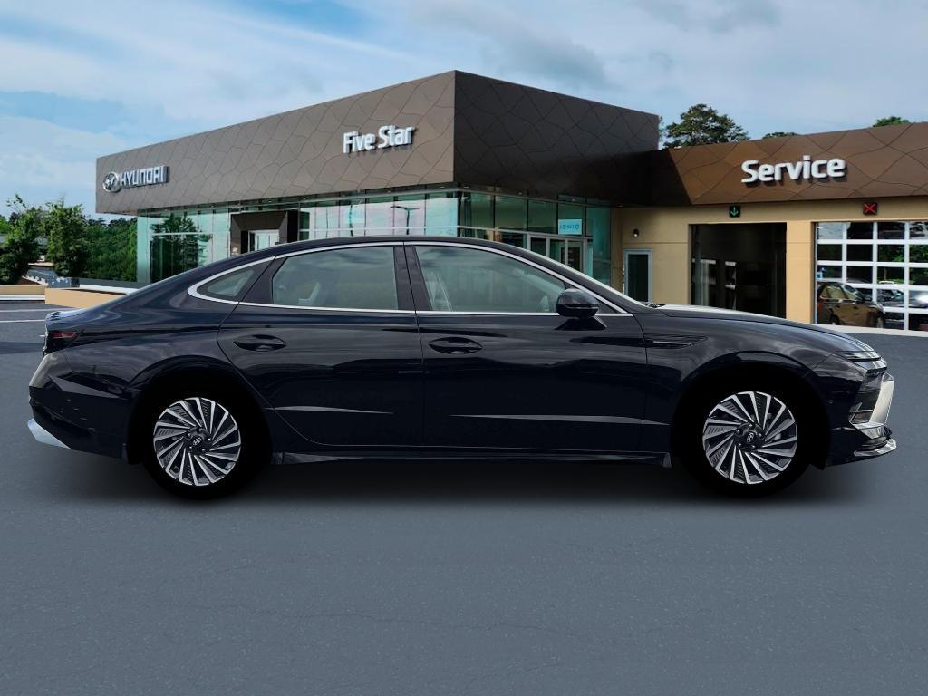 new 2025 Hyundai Sonata Hybrid car, priced at $37,260