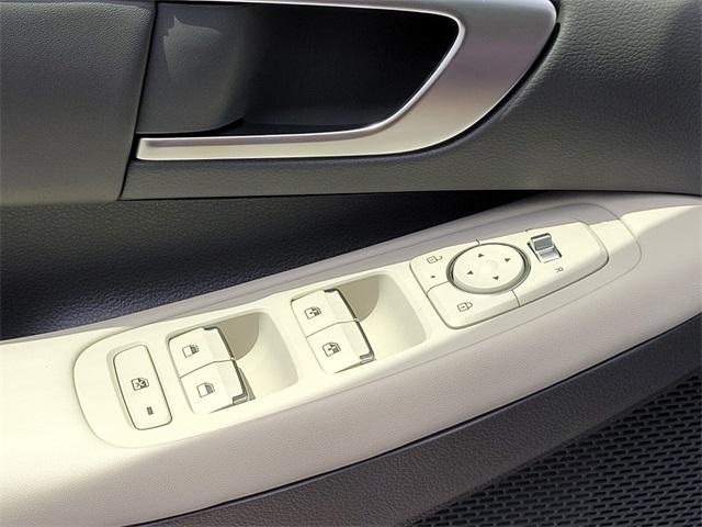 new 2025 Hyundai Sonata Hybrid car, priced at $30,017