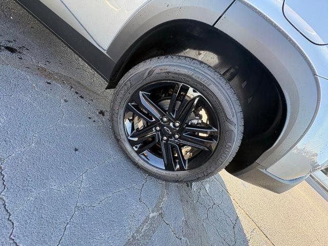 new 2025 Chevrolet Trax car