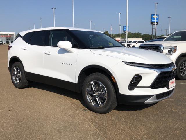 new 2025 Chevrolet Blazer car, priced at $37,210