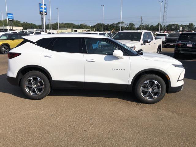 new 2025 Chevrolet Blazer car, priced at $37,210