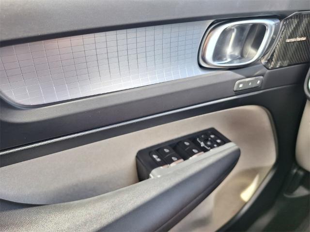 used 2019 Volvo XC40 car, priced at $19,342