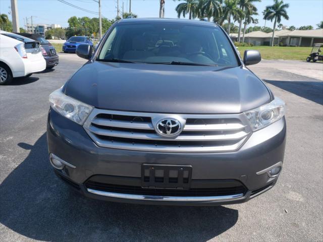 used 2013 Toyota Highlander car, priced at $11,950