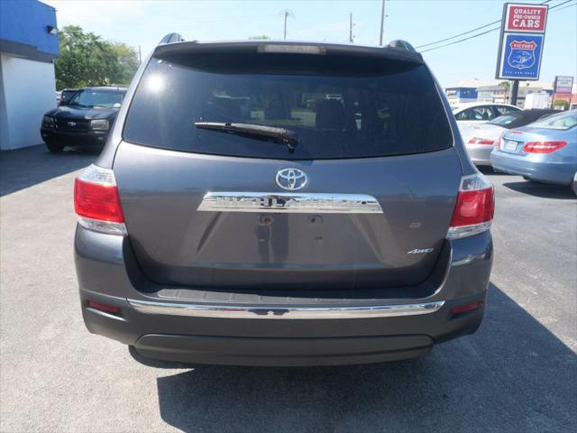 used 2013 Toyota Highlander car, priced at $11,950