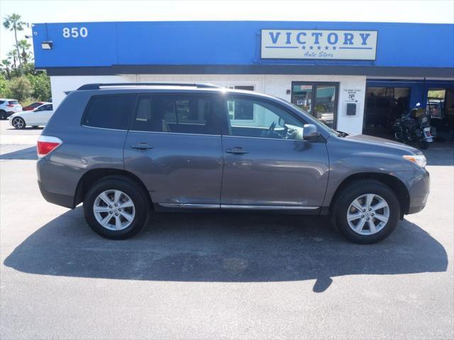 used 2013 Toyota Highlander car, priced at $11,950