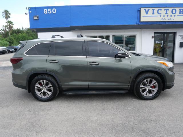 used 2014 Toyota Highlander car, priced at $16,950