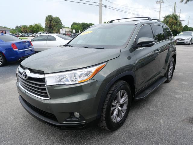 used 2014 Toyota Highlander car, priced at $16,950