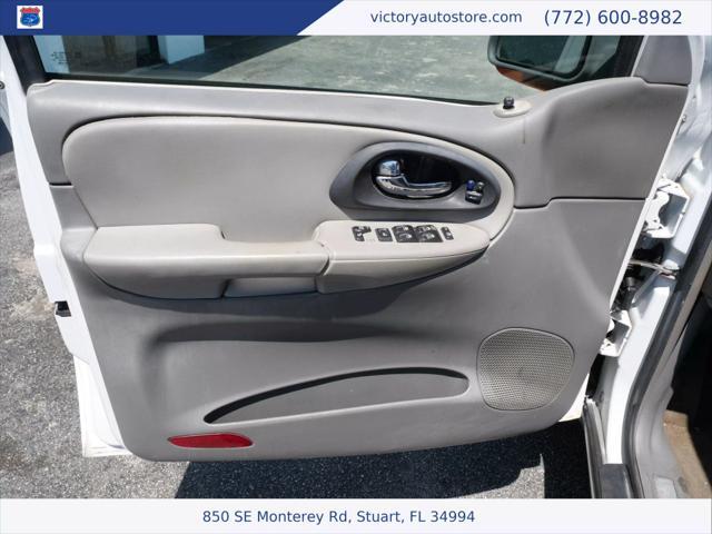 used 2005 Chevrolet TrailBlazer car, priced at $2,500