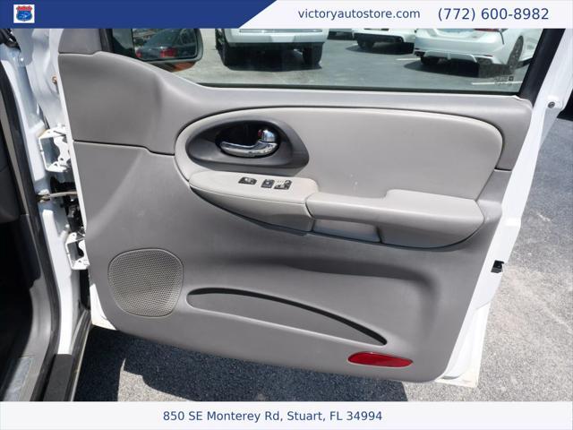 used 2005 Chevrolet TrailBlazer car, priced at $2,500
