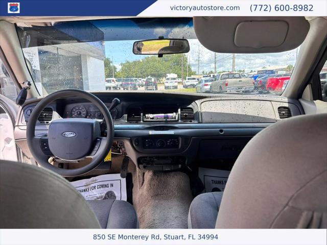 used 2006 Ford Crown Victoria car, priced at $2,500