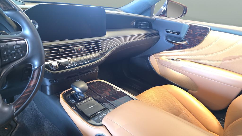 used 2022 Lexus LS 500 car, priced at $53,874
