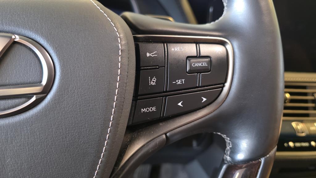 used 2022 Lexus LS 500 car, priced at $53,874