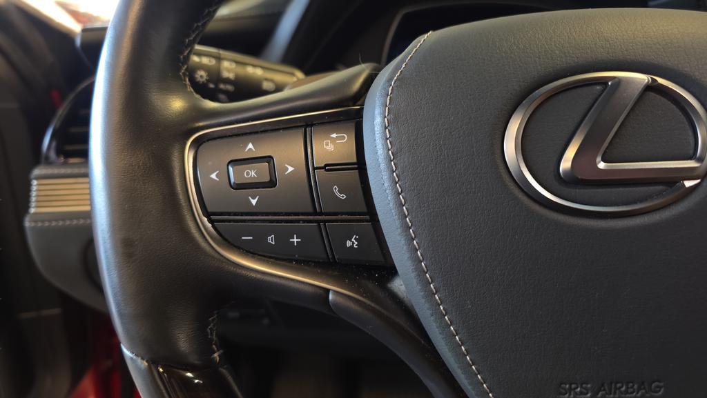 used 2022 Lexus LS 500 car, priced at $53,874