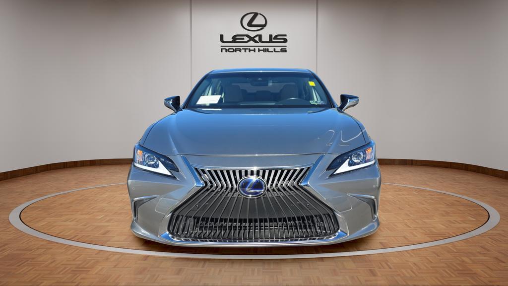 used 2019 Lexus ES 300h car, priced at $29,900