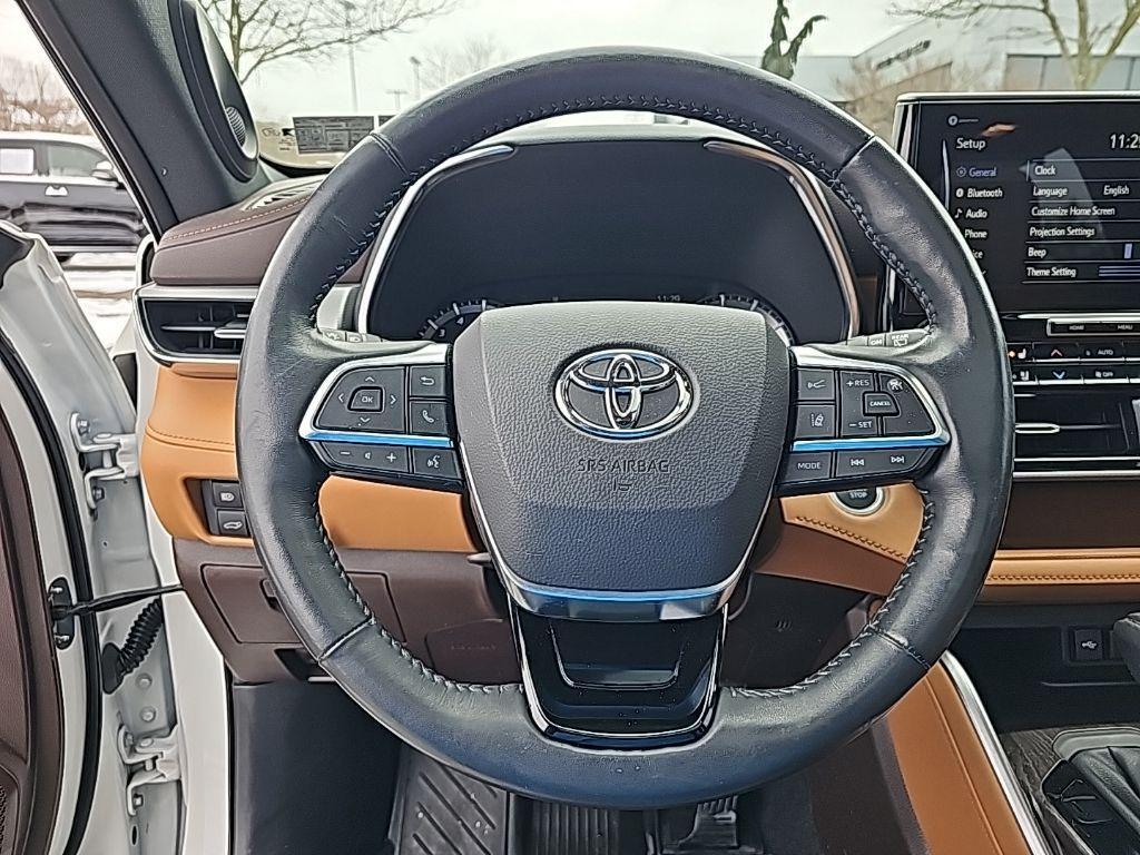 used 2021 Toyota Highlander car, priced at $38,750