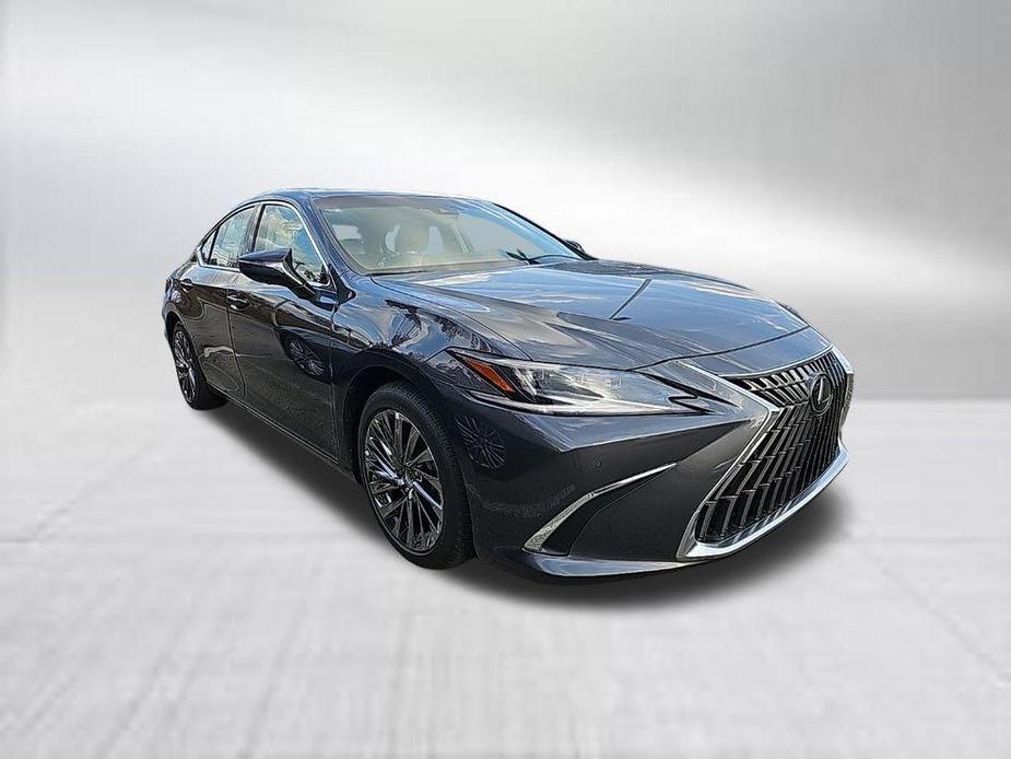 new 2025 Lexus ES 300h car, priced at $57,264