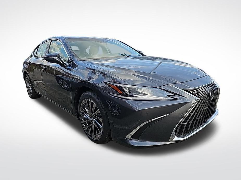 new 2025 Lexus ES 300h car, priced at $57,264