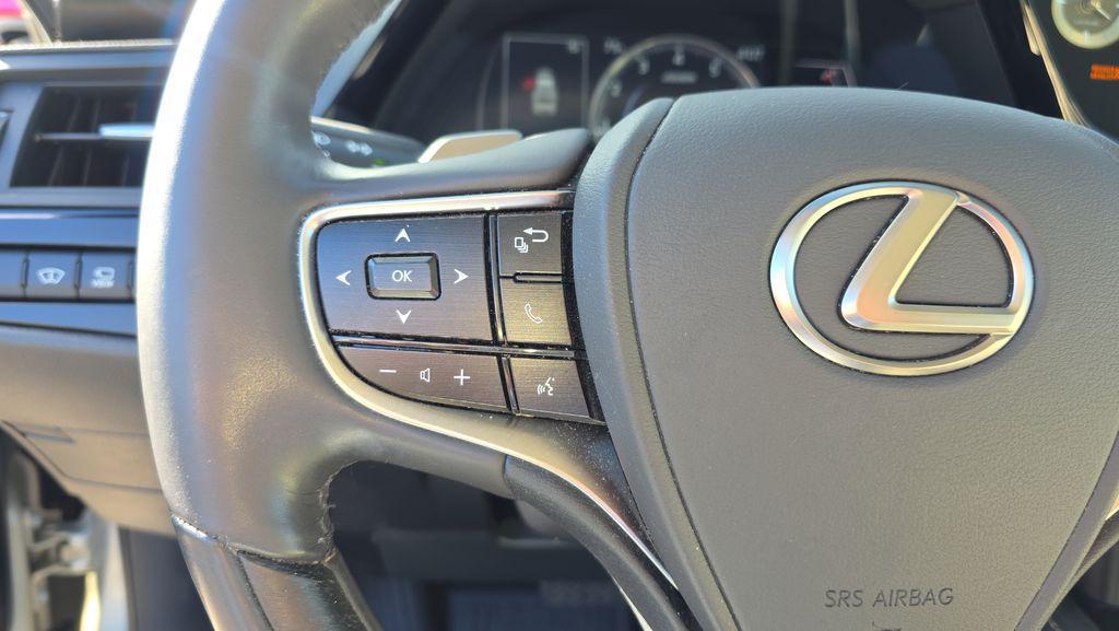 used 2022 Lexus ES 350 car, priced at $44,050