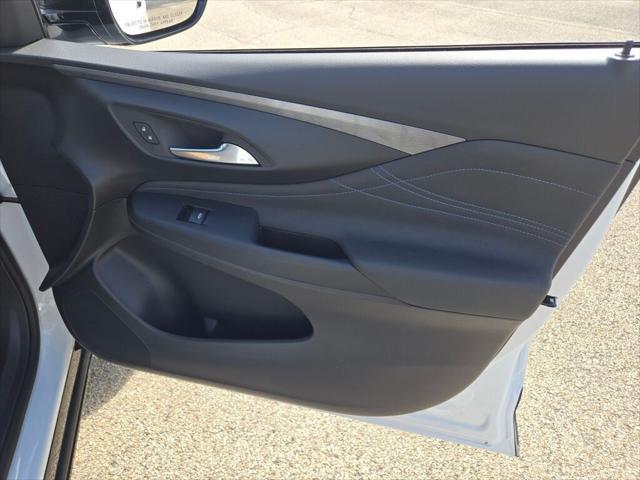 new 2025 Buick Envista car, priced at $30,245