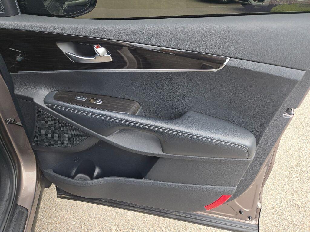 used 2019 Kia Sorento car, priced at $13,898