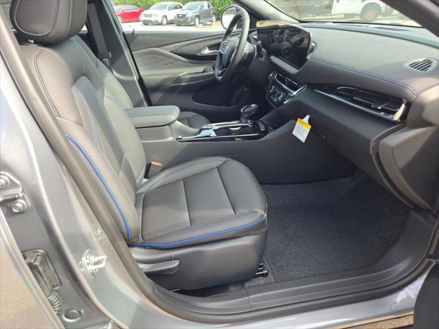 new 2025 Buick Envista car, priced at $30,740