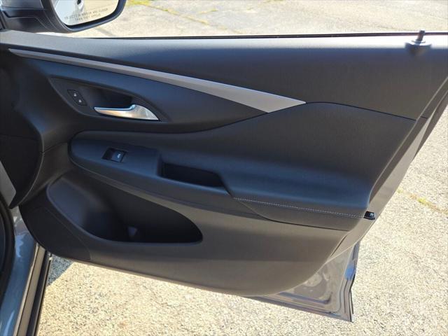 new 2025 Buick Envista car, priced at $23,497