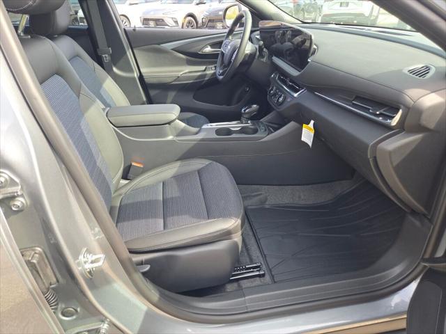 new 2025 Buick Envista car, priced at $28,050