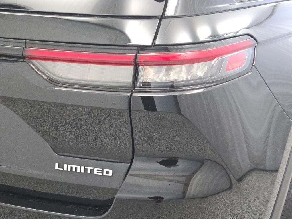 used 2024 Jeep Grand Cherokee car, priced at $29,999