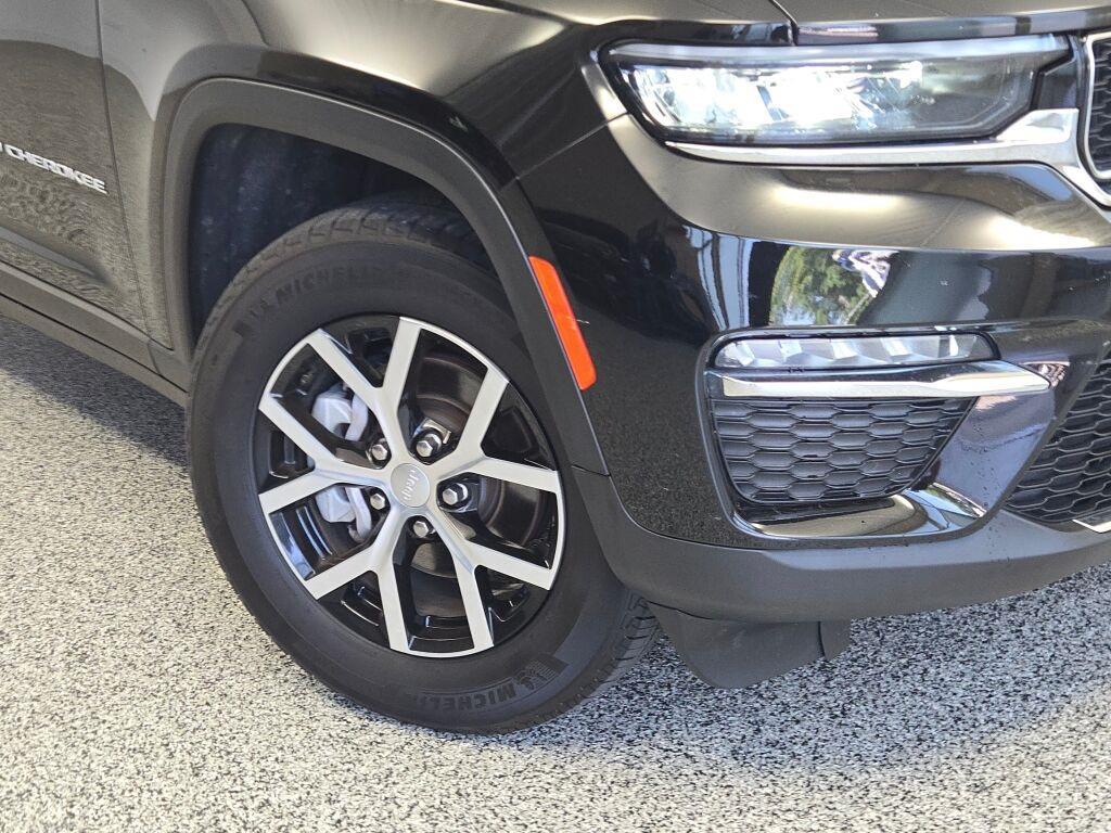used 2024 Jeep Grand Cherokee car, priced at $29,999