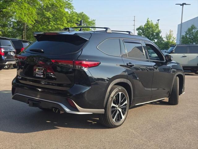 used 2021 Toyota Highlander car, priced at $34,895