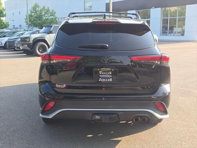 used 2021 Toyota Highlander car, priced at $34,895